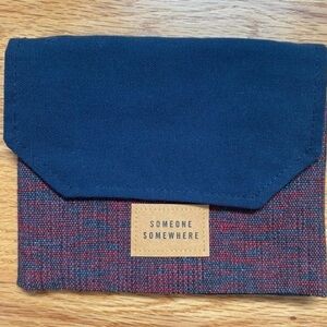 Delta Someone Somewhere Navy & Red Striped Travel Bag - NWOT